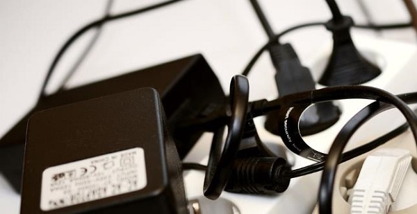 connect-the-power-adapter